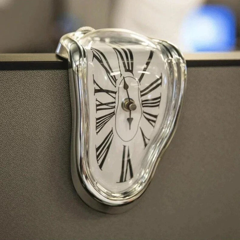 2025 New Novel Surreal Melting Distorted Wall Clocks Surrealist Salvador Dali Style Wall Decororation Home Garden Clock