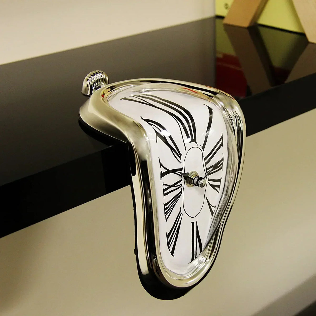 2025 New Novel Surreal Melting Distorted Wall Clocks Surrealist Salvador Dali Style Wall Decororation Home Garden Clock